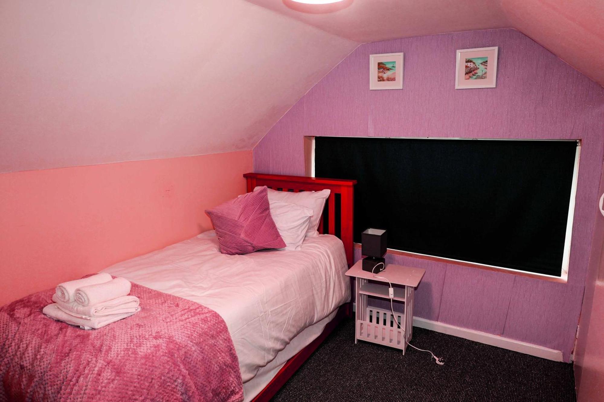Lausory King Bed Living Your Luxe Home Away นอตติงแฮม ภายนอก รูปภาพ