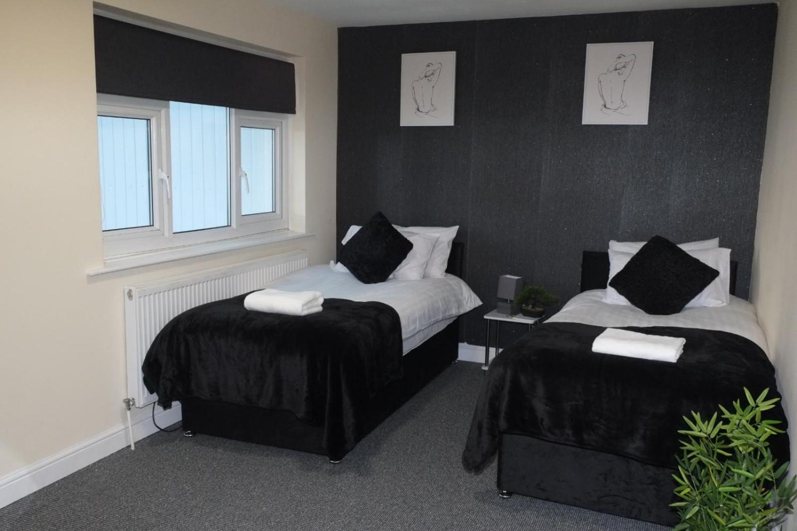 Lausory King Bed Living Your Luxe Home Away นอตติงแฮม ภายนอก รูปภาพ