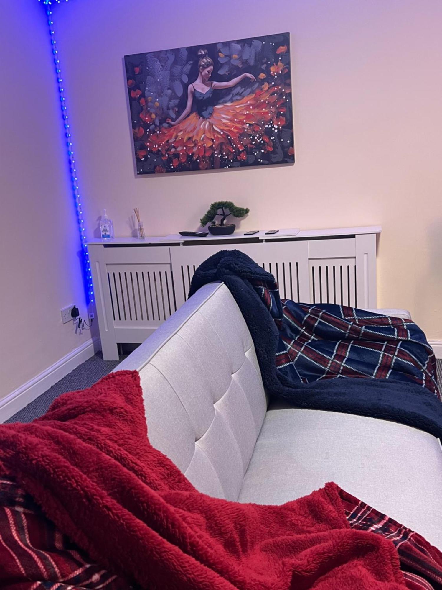 Lausory King Bed Living Your Luxe Home Away นอตติงแฮม ภายนอก รูปภาพ